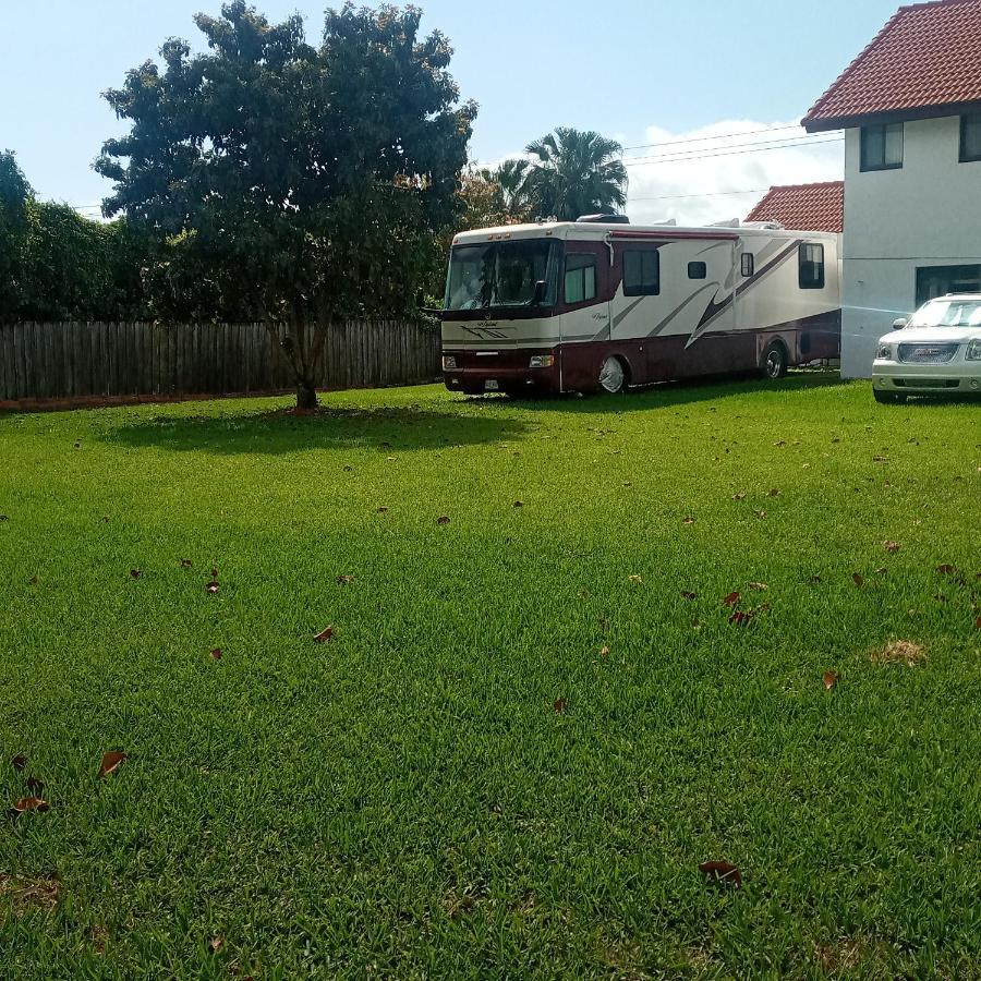 Remodeled And Comfortable Rv - Free Parking Μαϊάμι Εξωτερικό φωτογραφία
