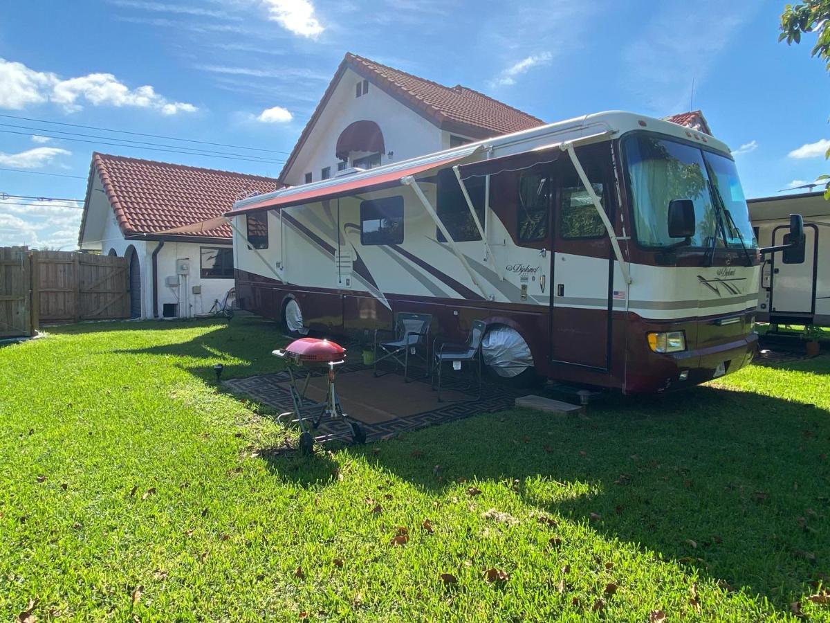 Remodeled And Comfortable Rv - Free Parking Μαϊάμι Εξωτερικό φωτογραφία